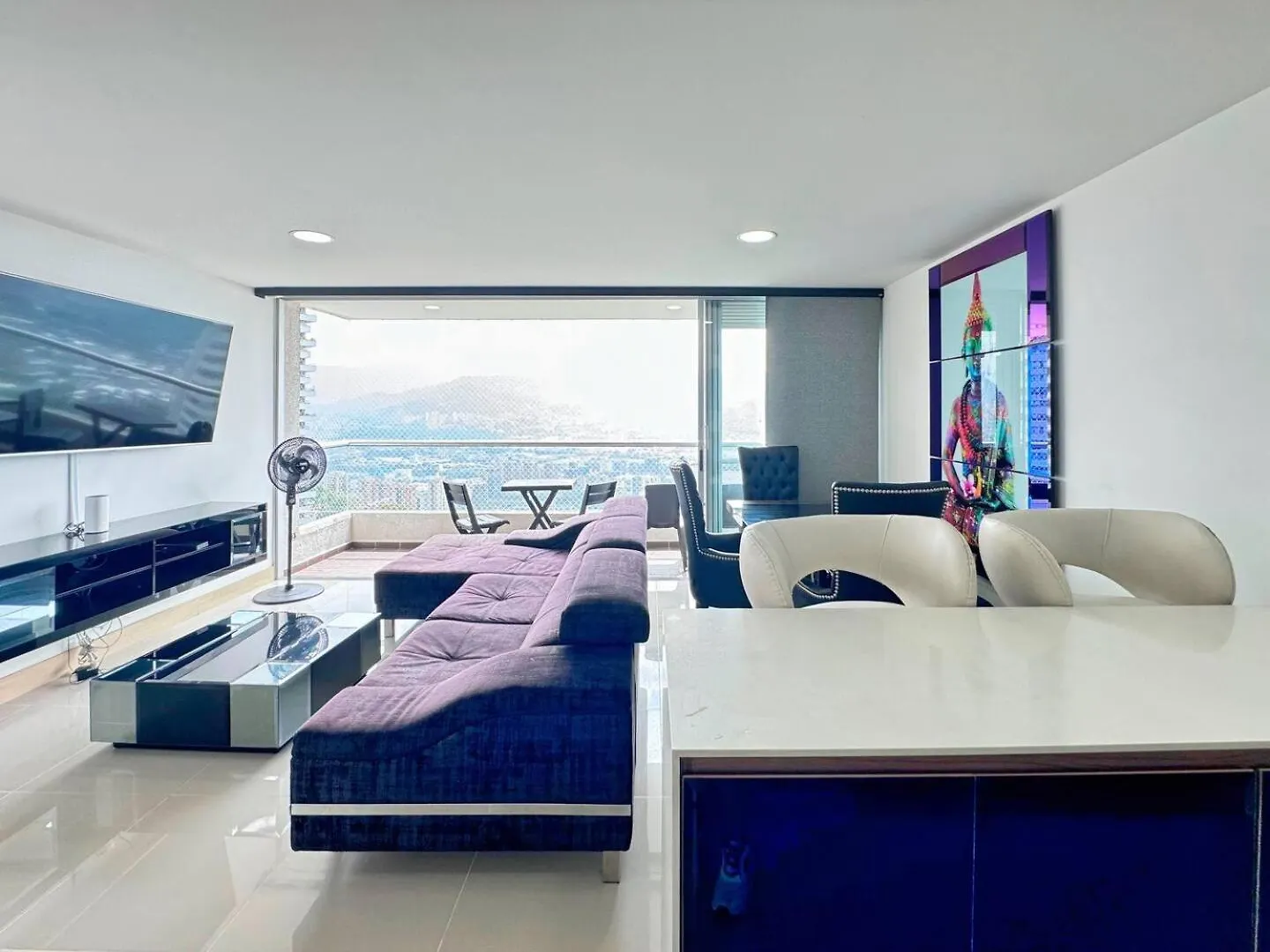 Apartament 3Br Panoramic Near Country Club El Poblado Medellín 0*,  Kolumbia