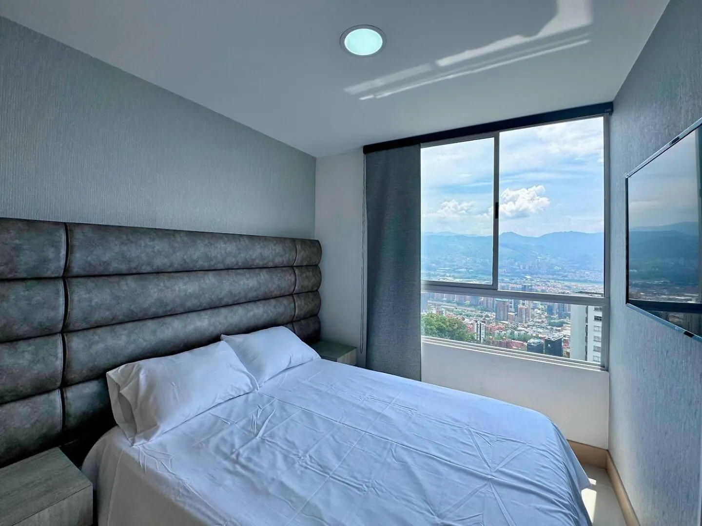 3Br Panoramic Near Country Club El Poblado Apartment Medellin