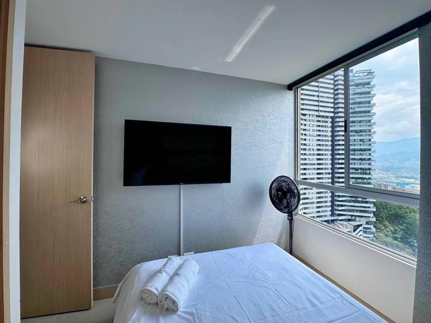 3Br Panoramic Near Country Club El Poblado Apartment Medellin Colombia
